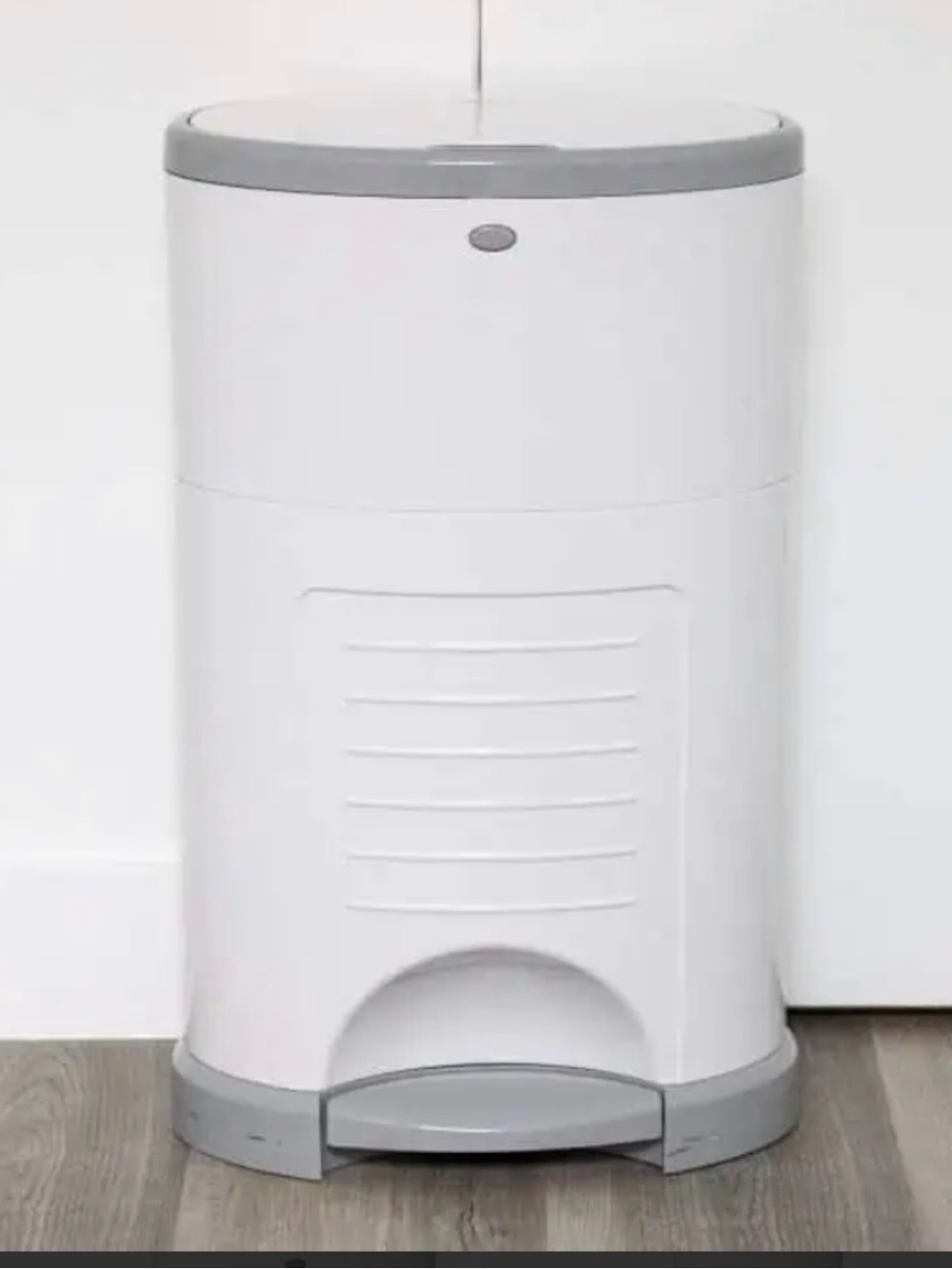 Dekor Plus Diaper Pail + LOTS of refill